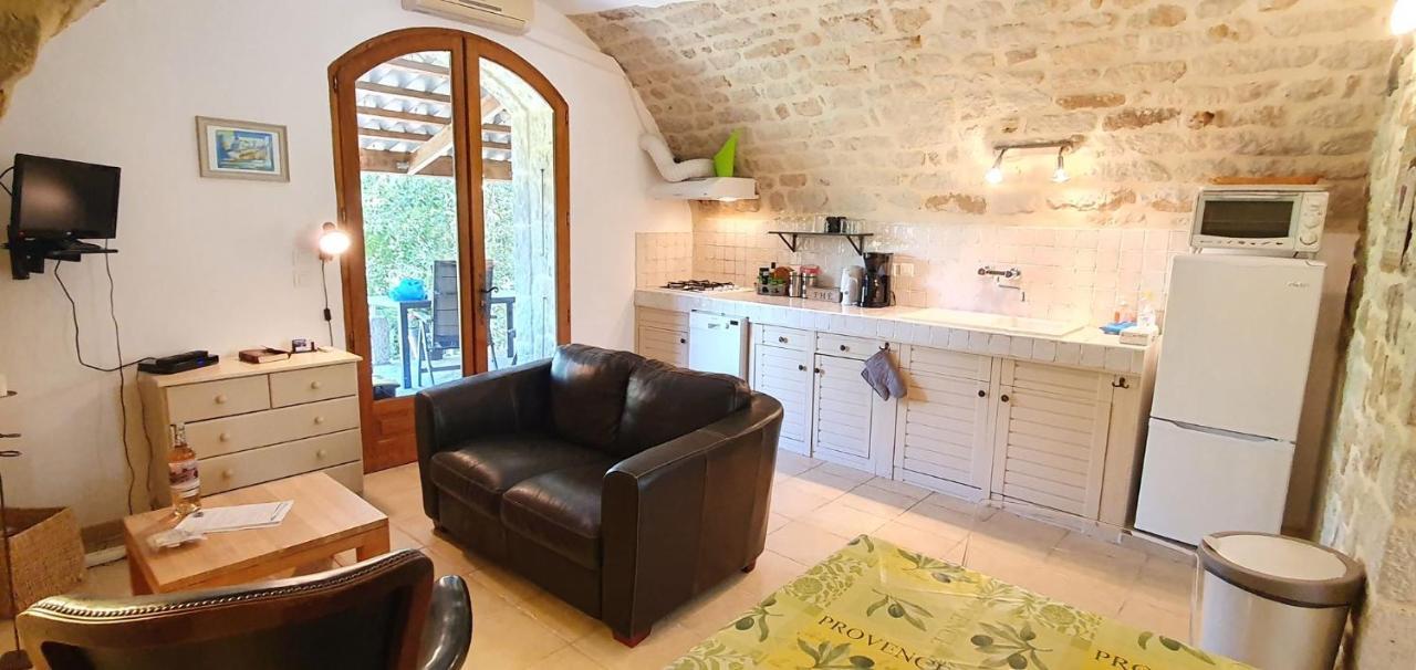 Mas Le Corbery Apartment